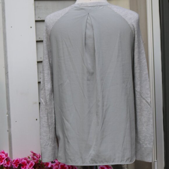 Banana Republic Heather Grey V-Neck Sweater w Lightweight Woven Poly Back Sz SP - Picture 5 of 8